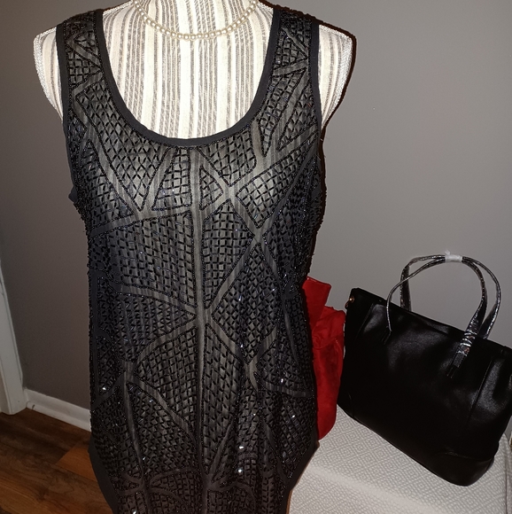 Bebe sleeveless black chiffon and full front beaded top, NWOT, size Med - Picture 2 of 6